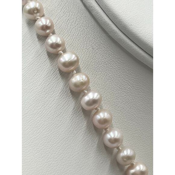 Vintage Soft Pink Pearl Hand Knotted Sterling Silver 925 Clasp  Necklace 6mm - Picture 9 of 9